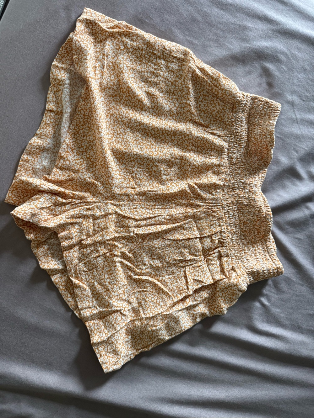 American Eagle Smocked Waist Floral shorts